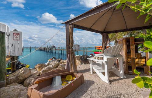 Heaven Can't Wait - Photo 13