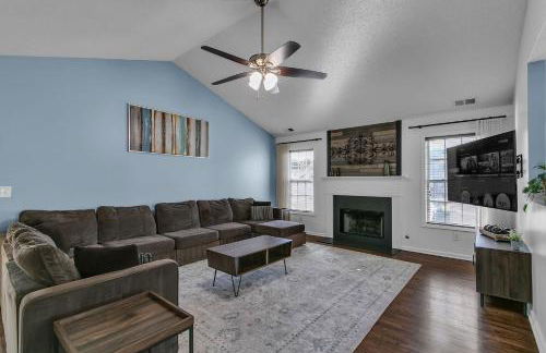 Modern 6BR Haven with Playroom, Gym & Deck! home - Photo 6