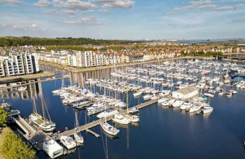 Apartment with Balcony near Chatham Dockside - Foto 49