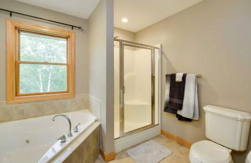 Riverfront Bliss in Rice Lake Deck, Grill and Hike! - Foto 19