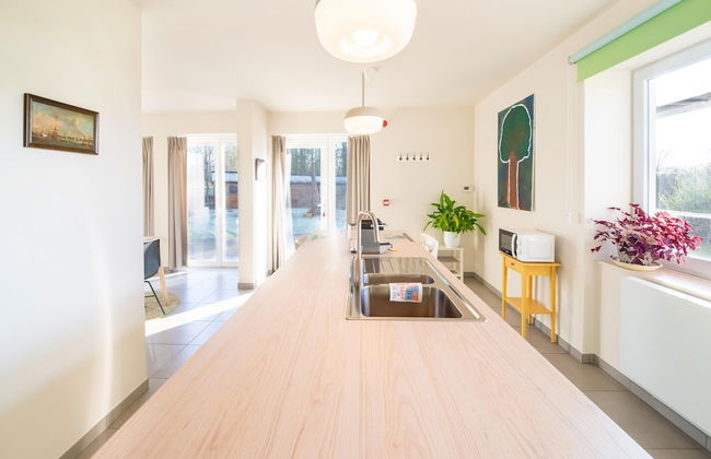 Stylish Retreat With Sauna - Photo 8