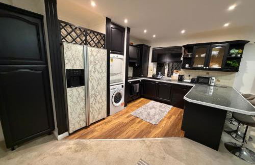 Modern 2-Bedroom Burnham High Street - Foto 14