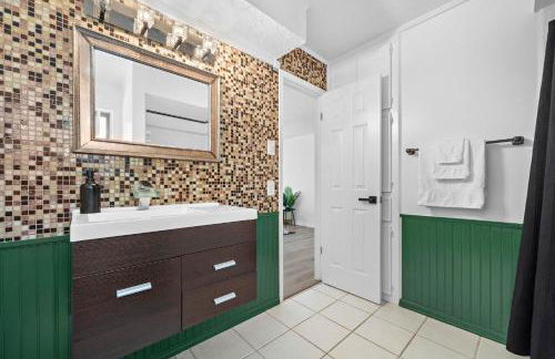 The Pines I Sleeps 12 I Private Pool I Patio & BBQ - Foto 38