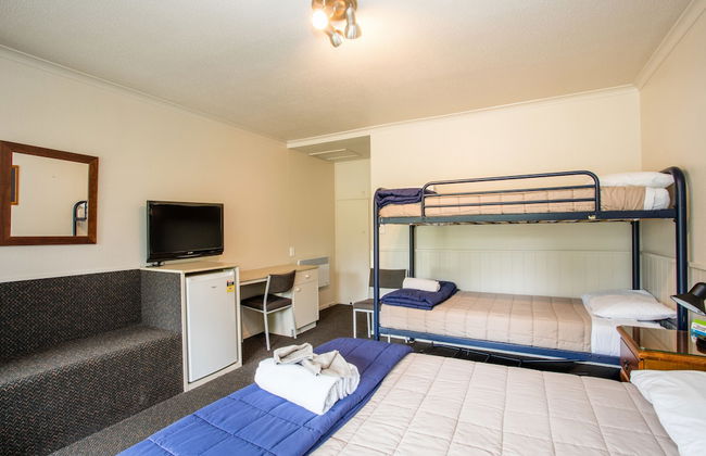 Te Anau Top 10 Holiday Park - Photo 15