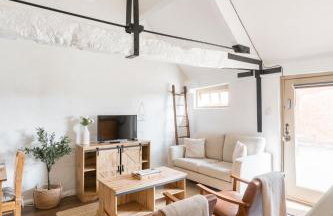 Cosy Cotswolds Cottage Farm Stay - Shepherds Rest - Photo 30
