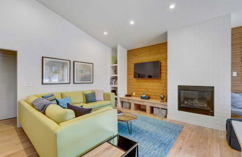 Fireplace and Deck Modern Cabin in Grand Lake! - Foto 4