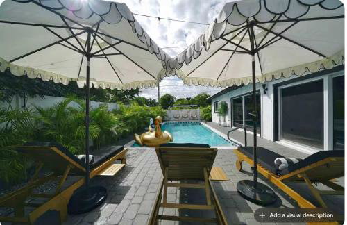 5 Min to Beach - Heated Pool Hot Tub 85 TV's BBQ Games - Foto 60