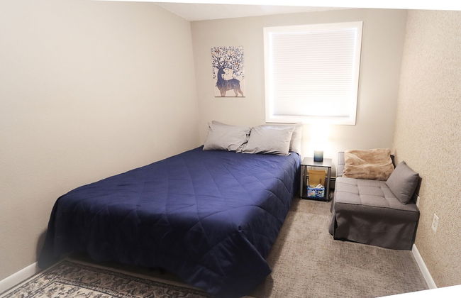 Downtown Granby Retreat & Spa - Photo 11