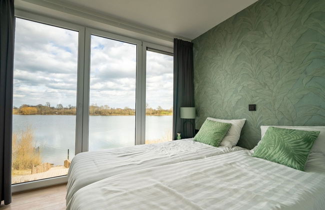 Luxury Villa With Dishwasher - Photo 4