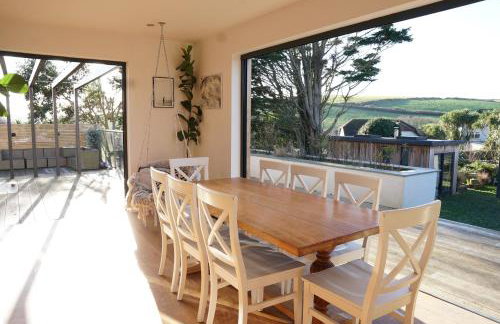 Stunning 4 Bedroom Home with Wild Spa, Gym & Hot Tub - Foto 35