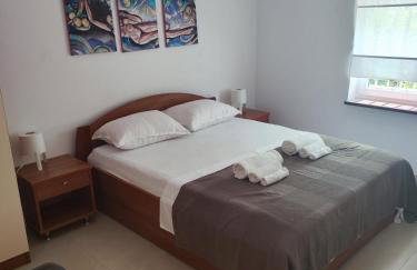 Lavender House - Photo 12