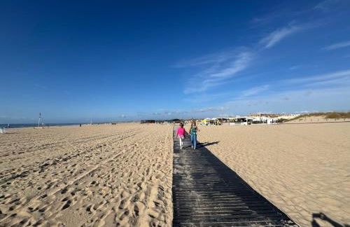 Acolhedora casa de férias T2 com espaço exterior - Foto 31