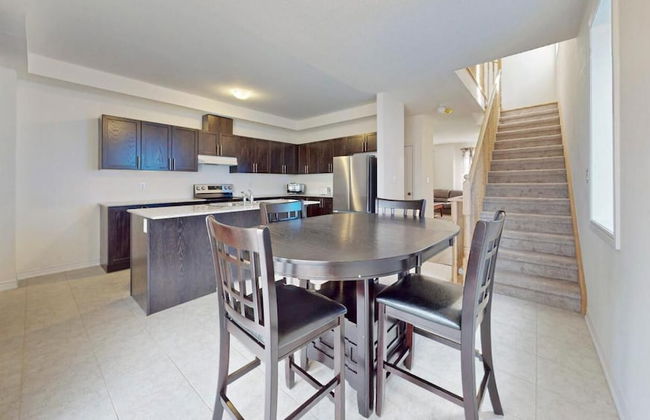 Elegant 3-bedroom House - Bowmanville - Foto 14