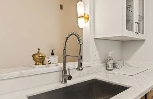 Elegant Luxe Hampton inspo Retreat in Glendale, CA - Foto 8