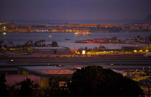 26' SUNDECK OCEAN Panoramic VIEWS with AC Fast WiFi -902Mbps - Foto 38