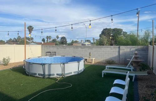Vic's 3 bedroom 4beds & POOL centrally located! - Foto 1