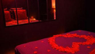 Eden House, Cocon sensuel et romantique avec jacuzzi - Photo 3