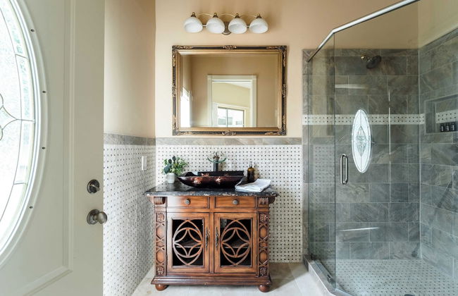 Sleeps 19, 7bdr Estate! Sports Court, Putting Green, Pool Farrier by Avantstay - Foto 31