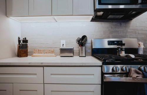 Soulard 4 Bedroom Retreat Near Downtown with Patio and Parking - Foto 41