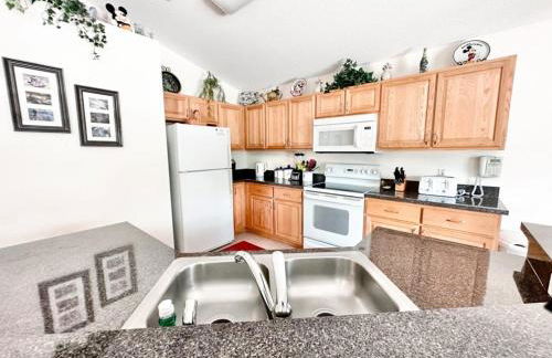 Cozy 4 Bed Pool Home With Game Room 4 Bedroom Home by RedAwning - Foto 20