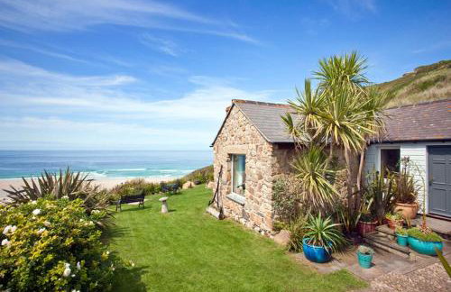 Sheldrake Beach Villa Sea-views Large Garden - Photo 1