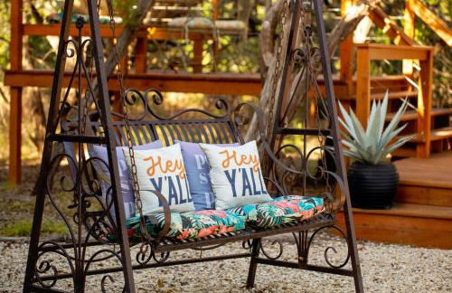 Feed Deer and Chickens Cozy Cottage 8 min to Boerne - Photo 15