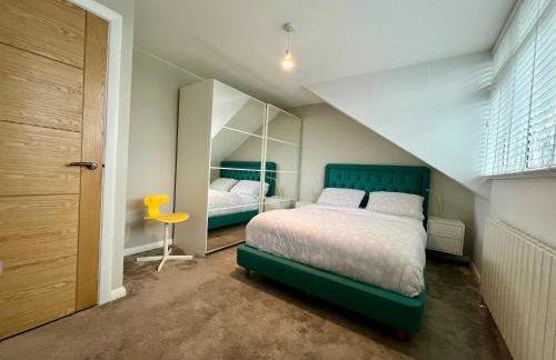 Timeless English Elegance 4BR Luxury Home in Petts Wood - Photo 11