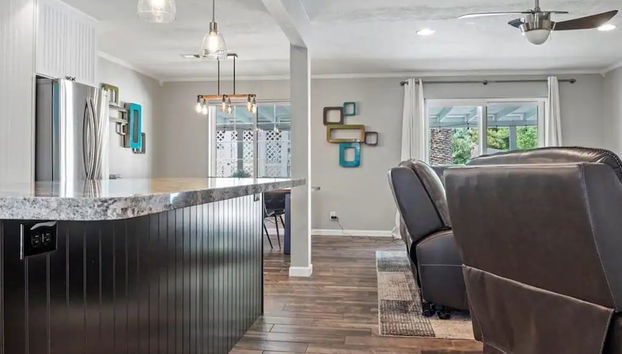 Relaxing Arcadia Getaway w/ Pool and Game Room - Foto 2, Vestíbulo