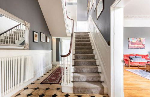 Cotswold Cheltenham, whole house with hot tub - Photo 41