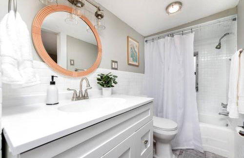 Cozy Family Cottage - Historic Top of The Hill - Foto 26