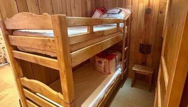 Pretty family nest in front of snow - Photo 4