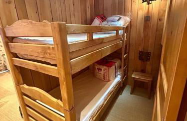 Pretty family nest in front of snow - Photo 4