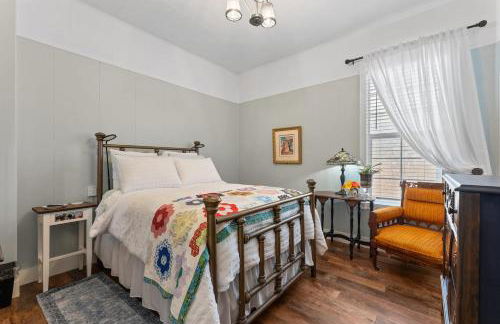 Historic 1914 Cottage, Near Downtown, UNR & Hospitals, Early Check In - Foto 15