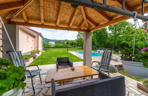 Three-Bedroom Holiday Home In Neoric - Photo 19