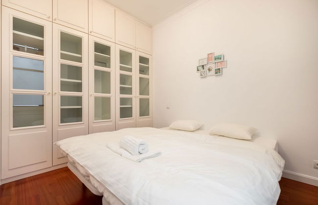 Stunning 4BR Apart in Sagrada Familia - Photo 10