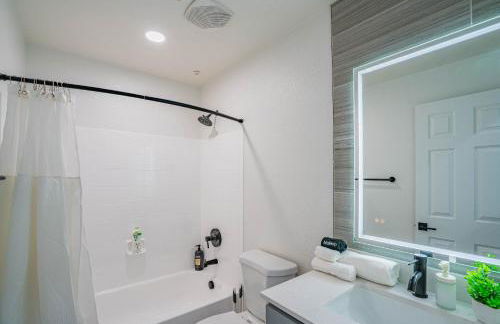 Lavish 2BD Walk to Westgate Pool Gym WD - Foto 44