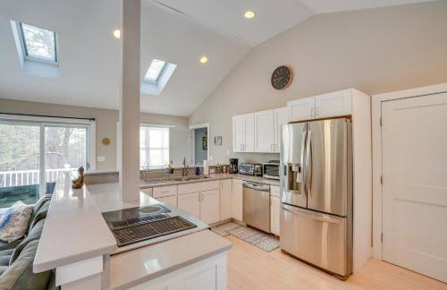 6 Mi to Tanglewood! High-End Lee Apartment - Foto 12