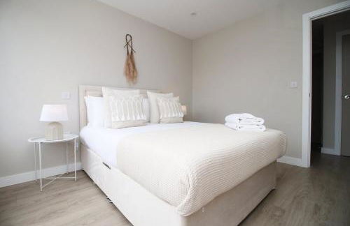 Stylish 2-Bed Apartment in the Heart of Cardiff Bay - Foto 3