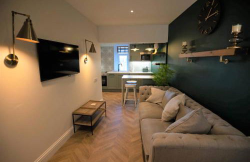 Ridley's Place modern one-bedroom seaside apartment - Photo 7