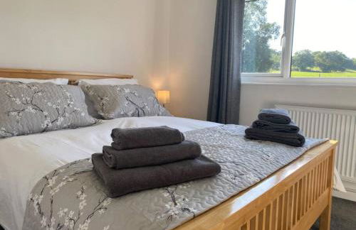 Cosy bungalow with views, walks, garden & parking. - Foto 44