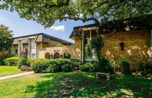 Spacious Preston Hollow Condo - Foto 28