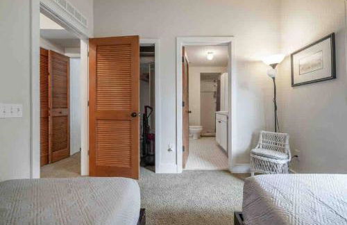 Nawlins vibe with rooftop verandah near Riverwalk and downtown - Foto 10