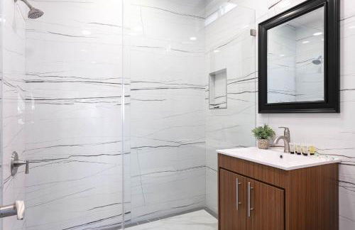 Modern 3BR Apt with Parking in Glendale - Foto 20