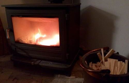 Charming Tudor riverside house - Foto 28