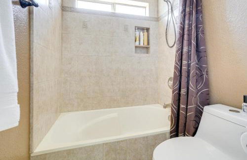 Lakefront Home with Outdoor Oasis in Glendale! - Foto 22