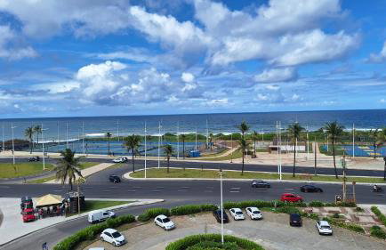 Apartamento Quarto e Sala, varanda, vista mar com infraestrutura - Foto 2