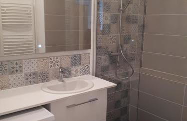 Résidence La Garenne à La Grande Plage, vue mer, piscine et parking privé, 6 personnes - Photo 9