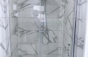 Watford Junction Oasis - Modern 3BR Ensuite with Garden - Foto 8