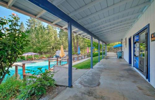 NEW! Cozy & Secluded House w/Deck - Near Yosemite! - Foto 26