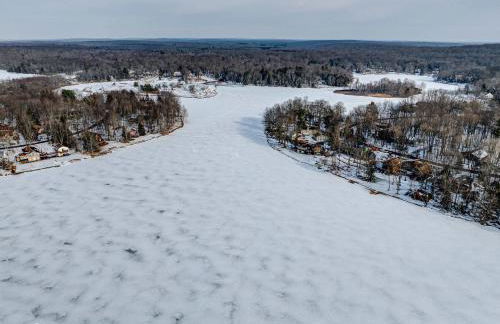 Evergreen Escape Hot Tub Firepit Resort Pool - Foto 61